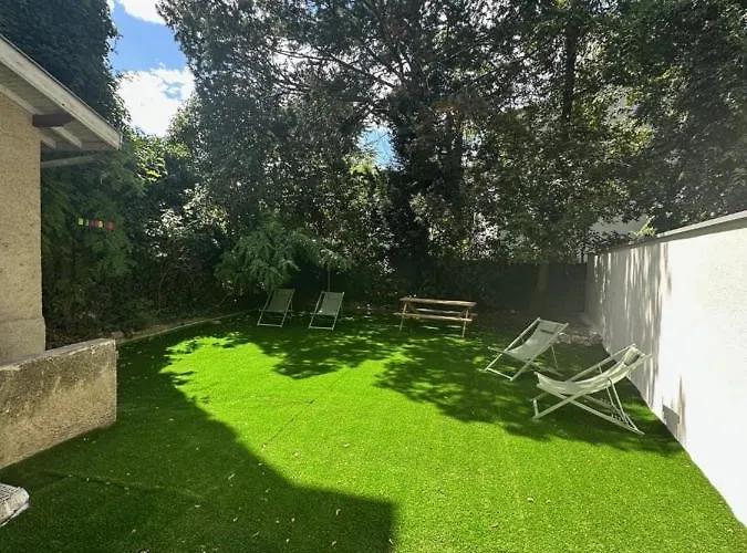 Сasa de vacaciones Maison De Avec Jardin