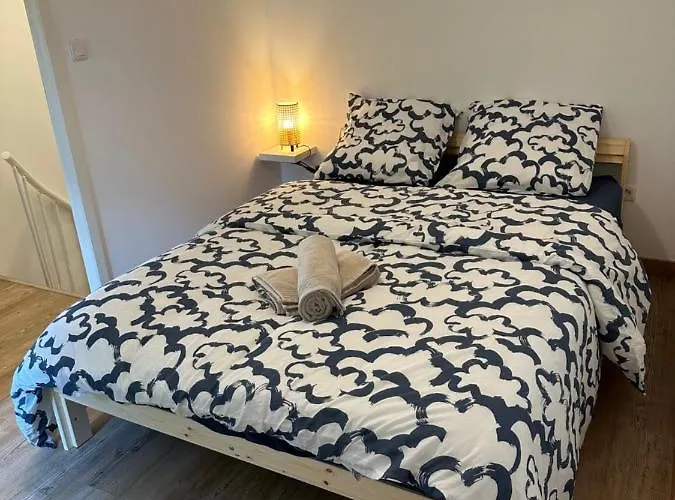 Сasa de vacaciones Maison De Avec Jardin